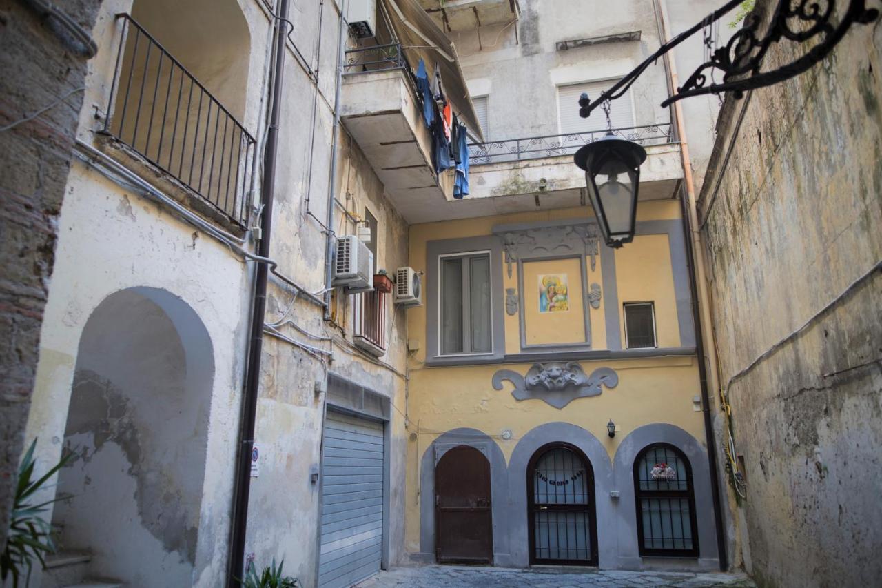 'A Room De' Scugnizzi Napoli Exterior foto