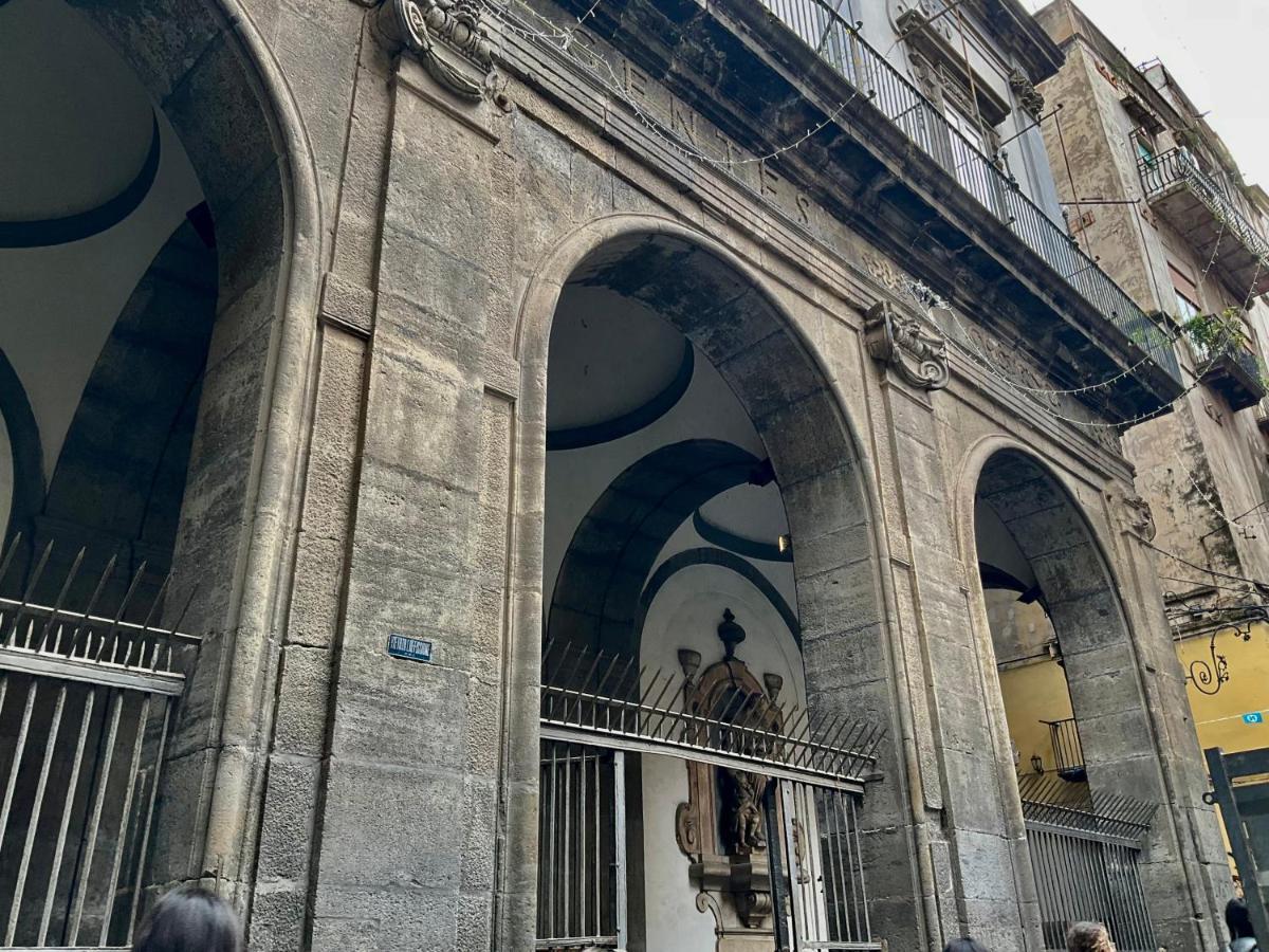 'A Room De' Scugnizzi Napoli Exterior foto