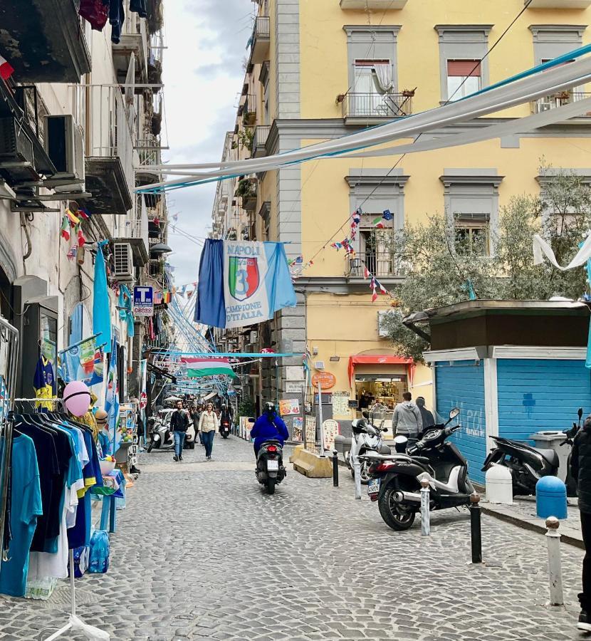 'A Room De' Scugnizzi Napoli Exterior foto